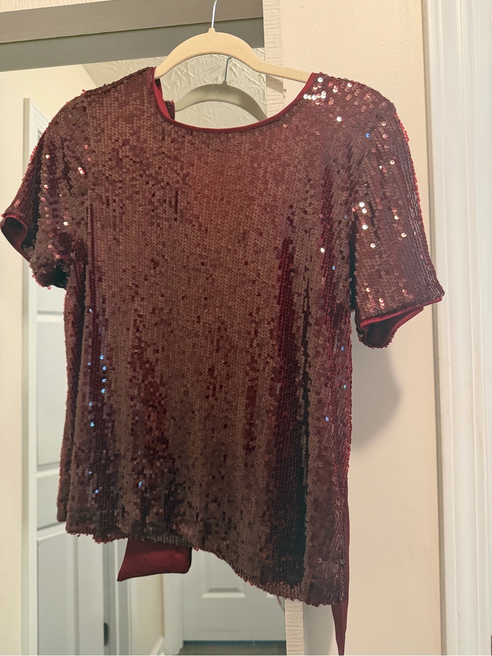 Women's Short-Sleeve Sequin Top - Burgundy size small